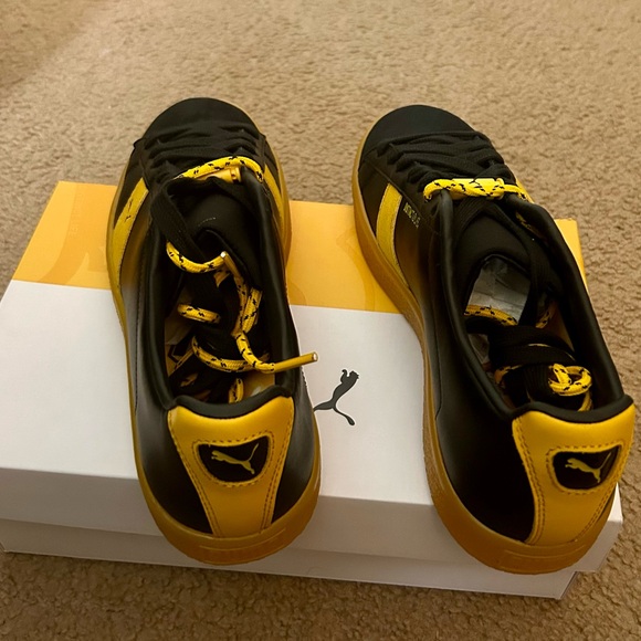 A brand new never before worn sporty stylish pair of Puma sneakers. - Picture 4 of 6